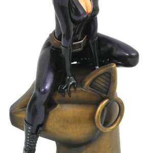DC Comics Gallery Diorama PVC Statue Catwoman 23 cm